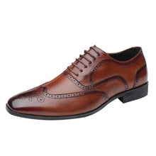 Load image into Gallery viewer, New Arrival Retro Bullock Design Men Classic Business Formal Shoes